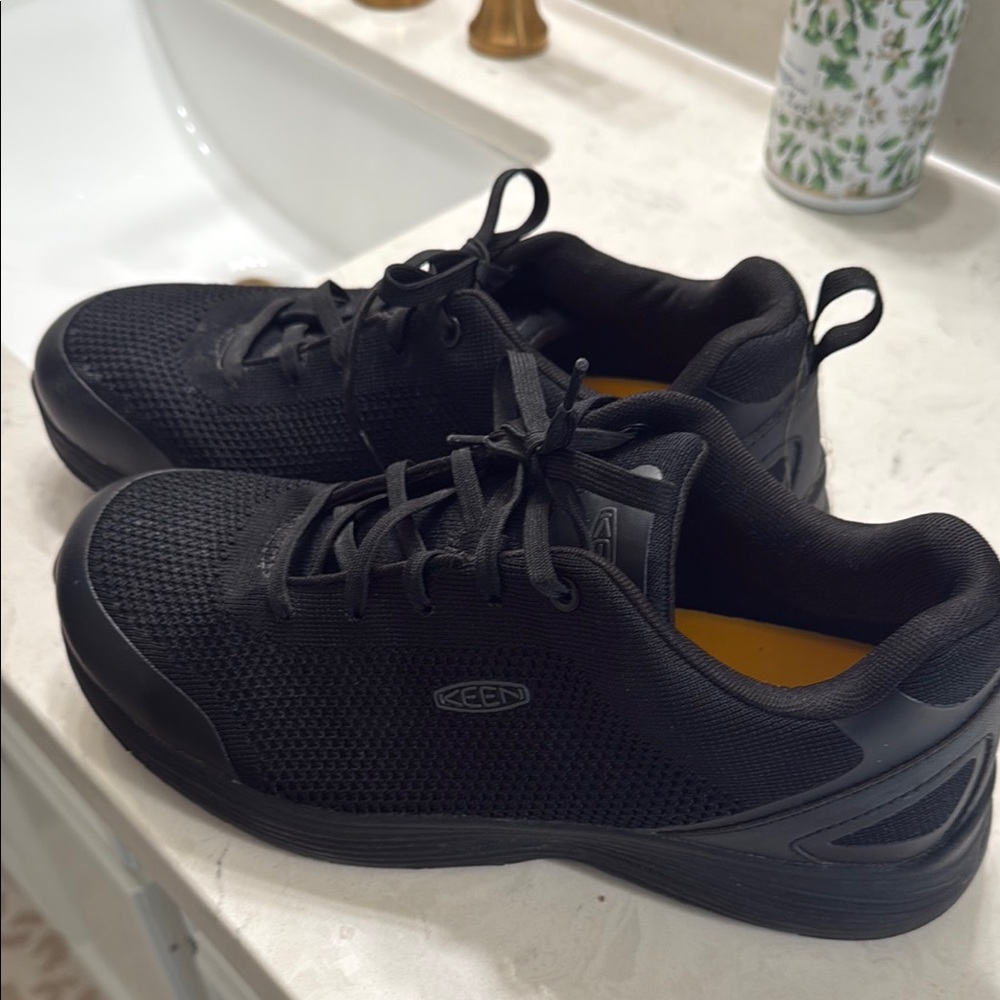 Keen Black Mesh steel toe shoe